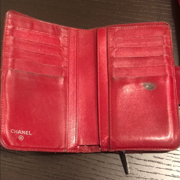 Red Chanel Wallet - Picture 2 of 5